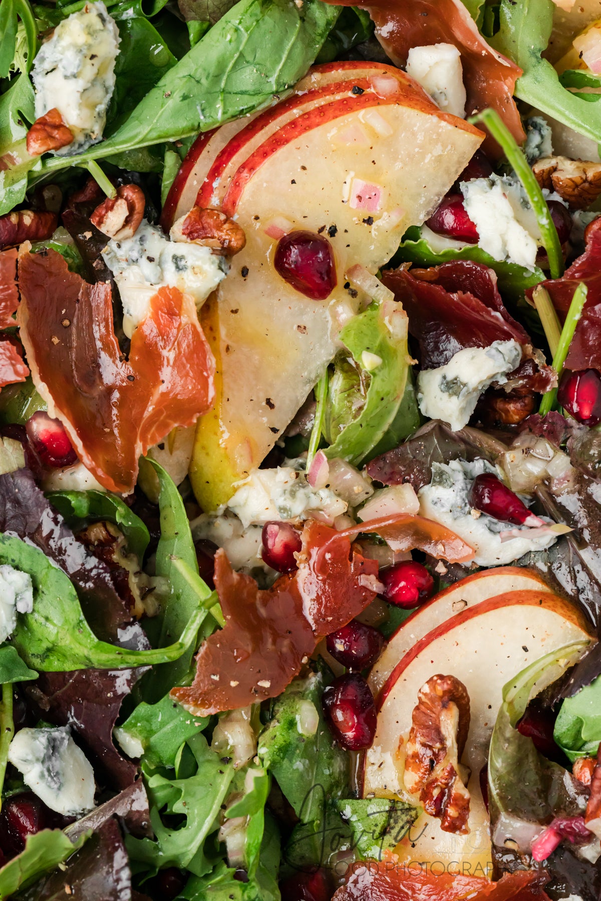 Pear and Gorgonzola Salad with Crispy Prosciutto