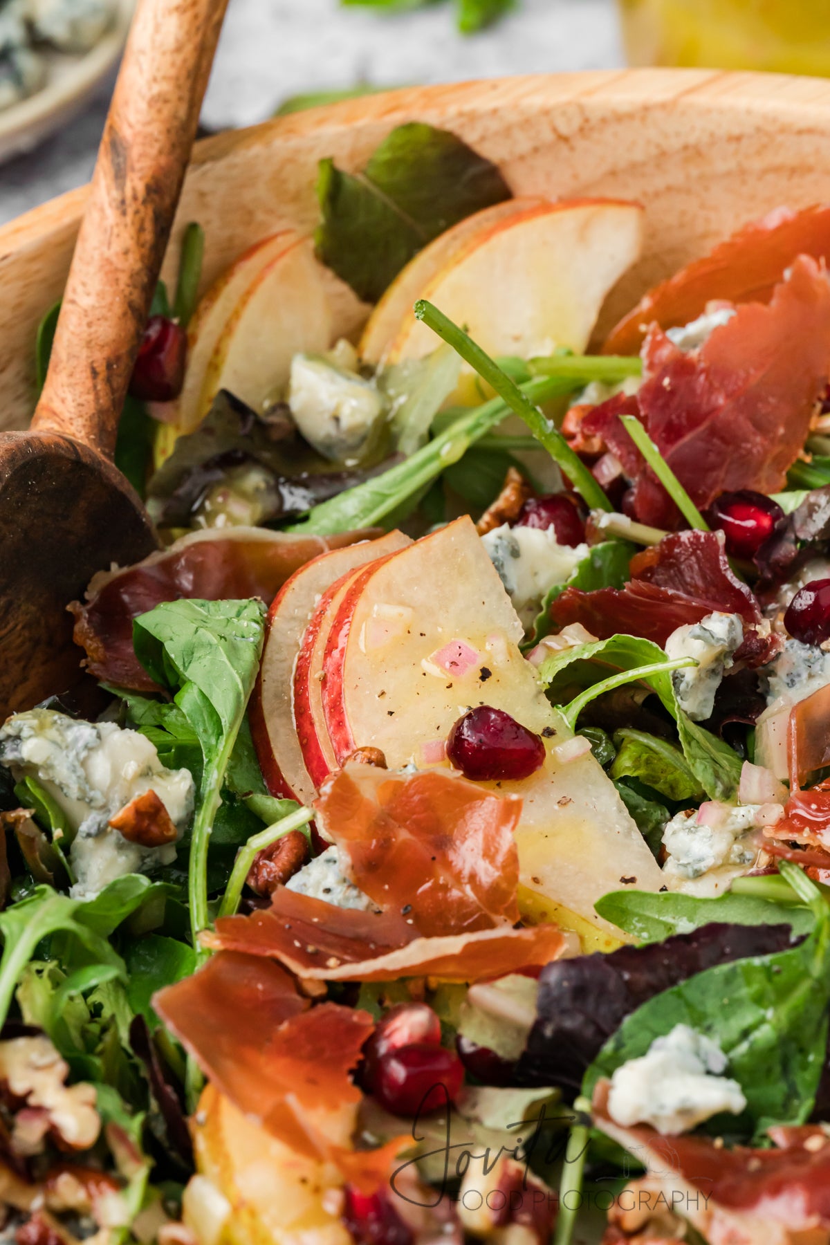 Pear and Gorgonzola Salad with Crispy Prosciutto