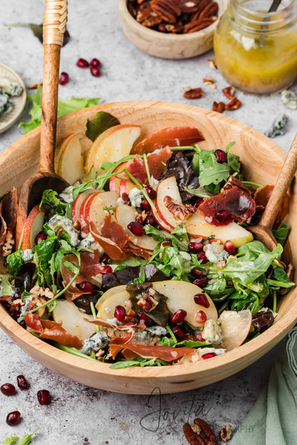 Pear and Gorgonzola Salad with Crispy Prosciutto