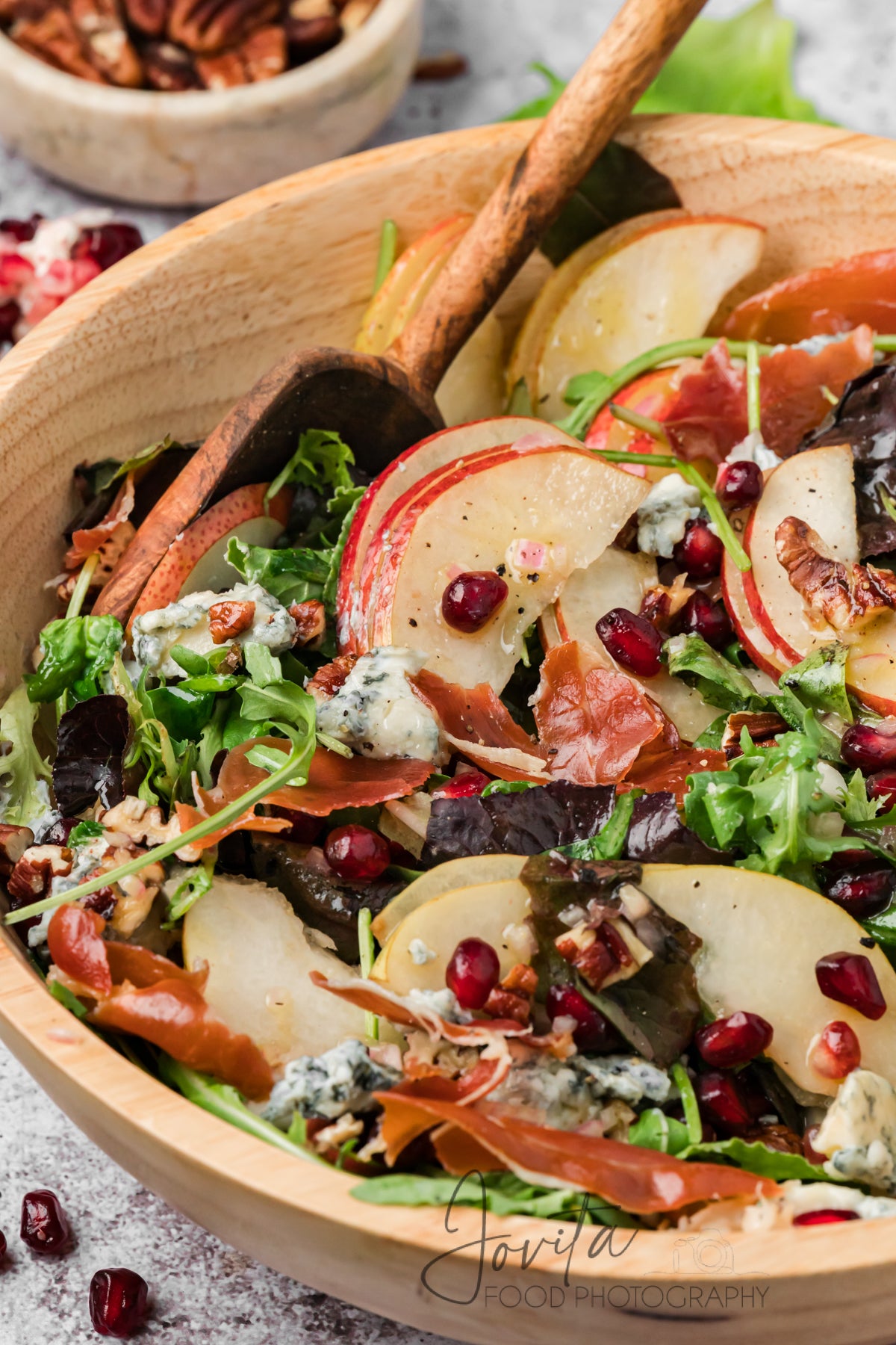 Pear and Gorgonzola Salad with Crispy Prosciutto