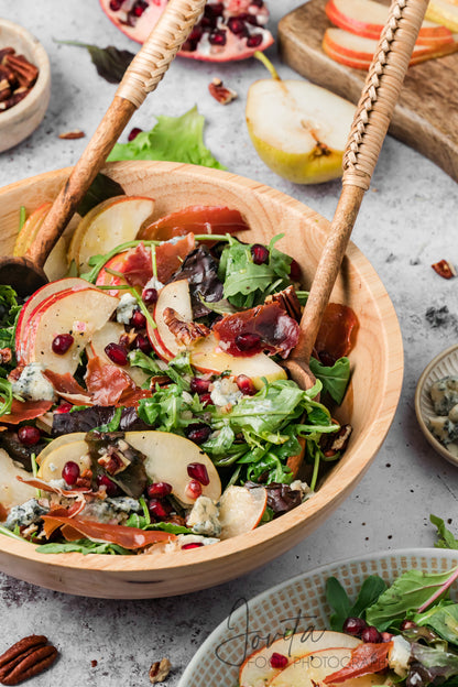 Pear and Gorgonzola Salad with Crispy Prosciutto