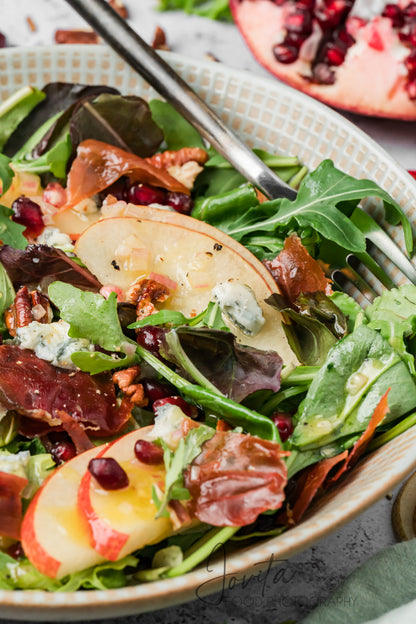 Pear and Gorgonzola Salad with Crispy Prosciutto