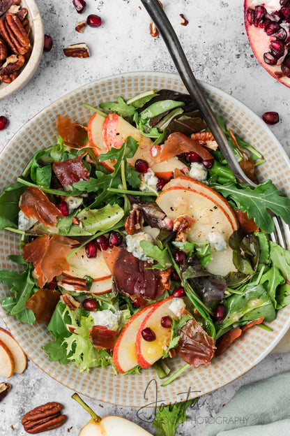 Pear and Gorgonzola Salad with Crispy Prosciutto