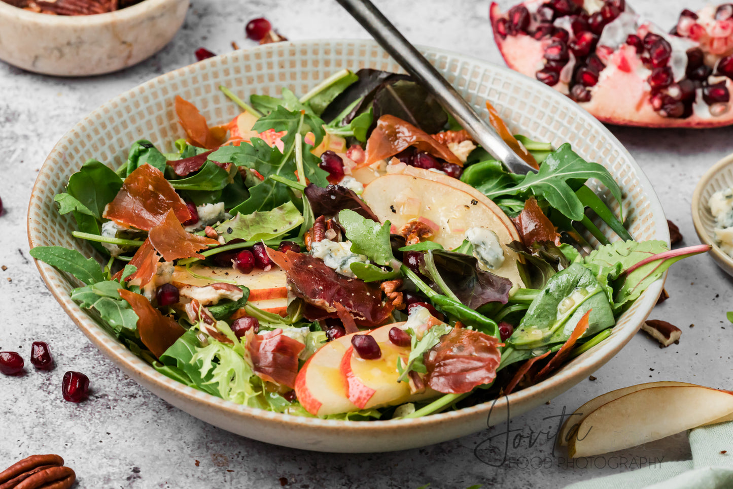 Pear and Gorgonzola Salad with Crispy Prosciutto