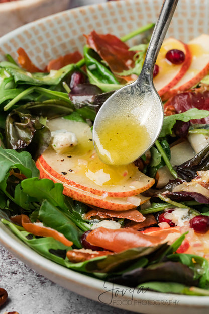 Pear and Gorgonzola Salad with Crispy Prosciutto