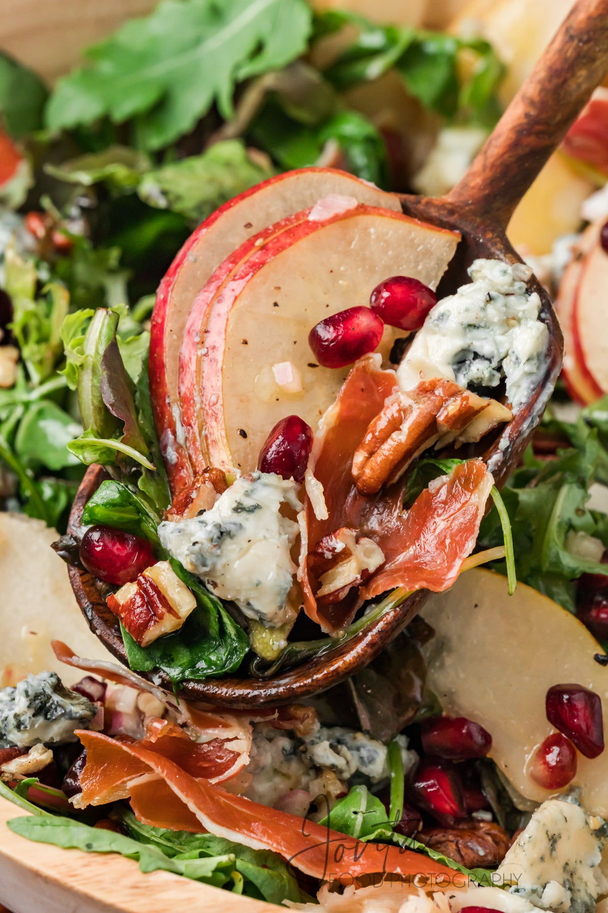 Pear and Gorgonzola Salad with Crispy Prosciutto