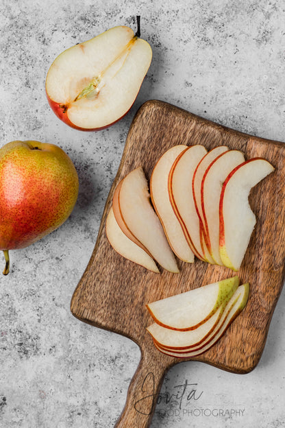Pear and Gorgonzola Salad with Crispy Prosciutto