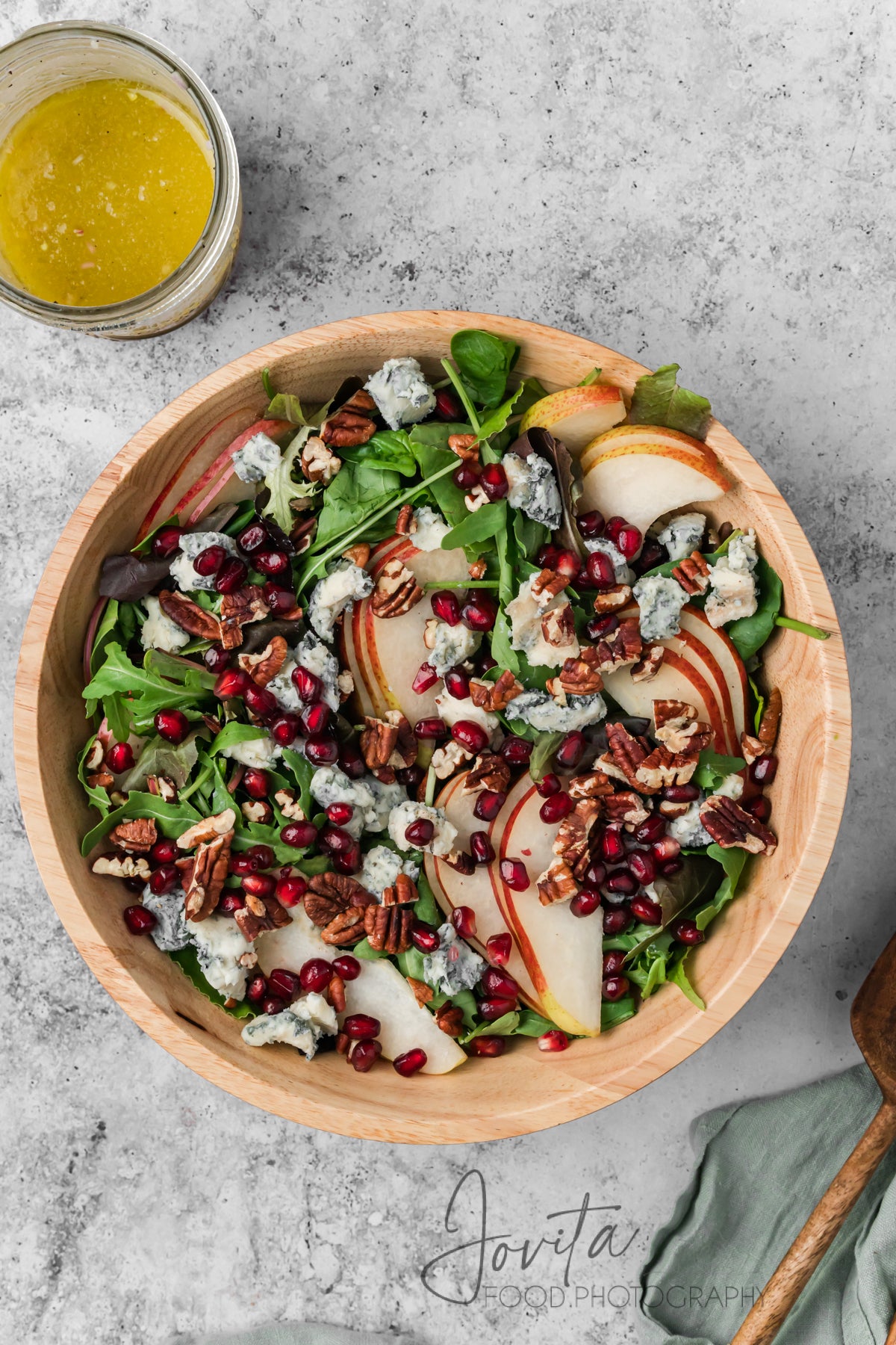 Pear and Gorgonzola Salad with Crispy Prosciutto